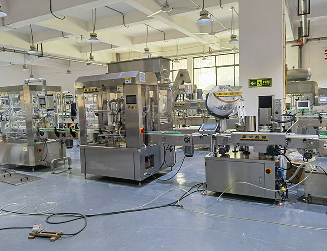 自动真空旋盖机生产线